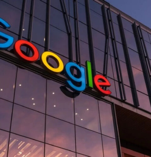 Google рекомендует своим сотрудникам с визами в США избегать международных поездок из-за задержек в визовом процессе