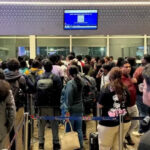 Хаос в индийских аэропортах: тысячи пассажиров IndiGo stranded из-за отмены рейсов