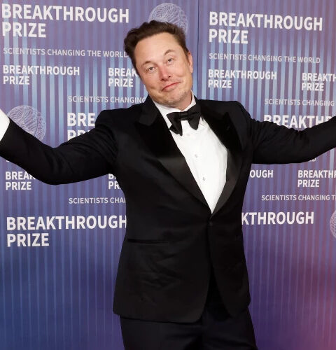 Илон Маск стал первым человеком с состоянием более 600 миллиардов долларов