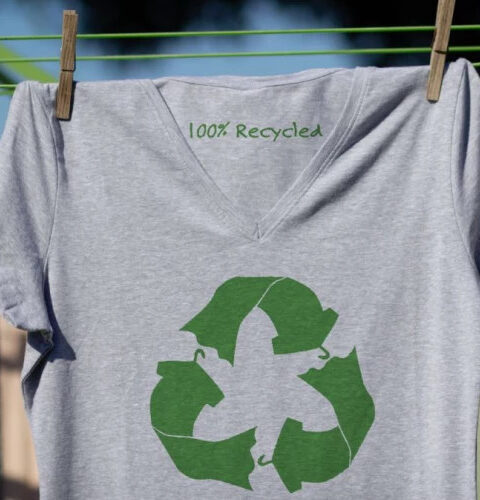 Исследование раскрывает вред переработанного полиэстера: бренды завышают экологические обещания