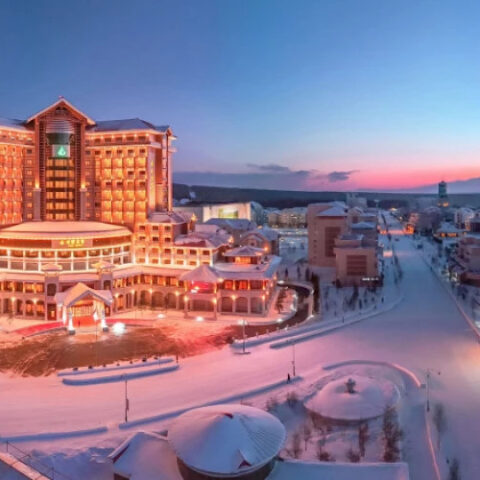 Ким Чен Ын с дочерью открыли новый горный курорт в Северной Корее