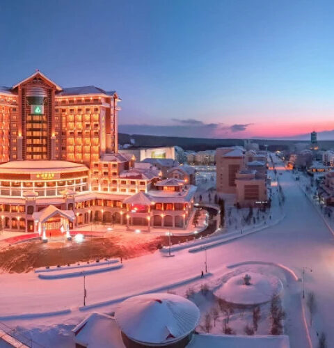 Ким Чен Ын с дочерью открыли новый горный курорт в Северной Корее