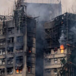 Коррупция в строительстве: эксперты назвали причину пожара в Гонконге, унесшего 156 жизней