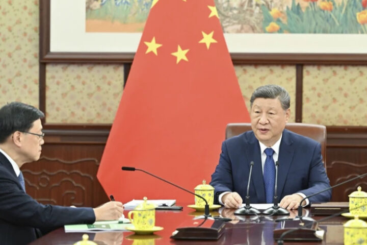 Ли Цзячао отчитался о работе особого административного района Сянган в Пекине