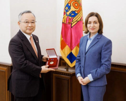 Майя Санду встретилась с послом Японии по случаю завершения его мандата в Молдове
