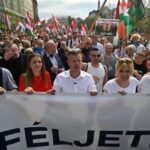 Массовые протесты в Будапеште из-за насилия над детьми