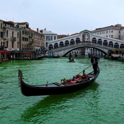 Мэр Венеции ограничил музыкальные мероприятия и продажу алкоголя в праздничные дни