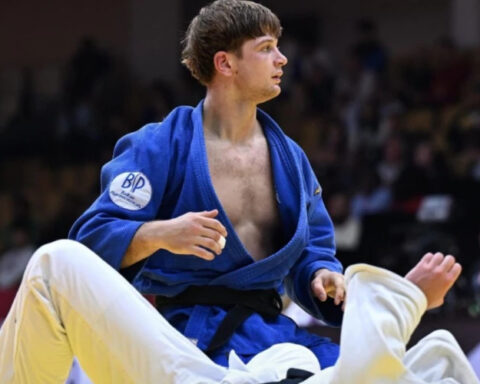 Михаил Латышев завоевал серебро на турнире «Большого шлема» в Абу-Даби