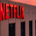 Netflix приобретает студийный бизнес Warner Bros. за 82,7 миллиарда долларов