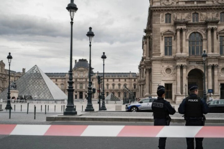 Охрана Лувра не смогла предотвратить ограбление из-за 30-секундной задержки