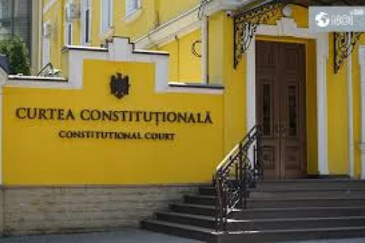 Оппозиция оспорила в Конституционном суде указы президента о назначении эмиссаров