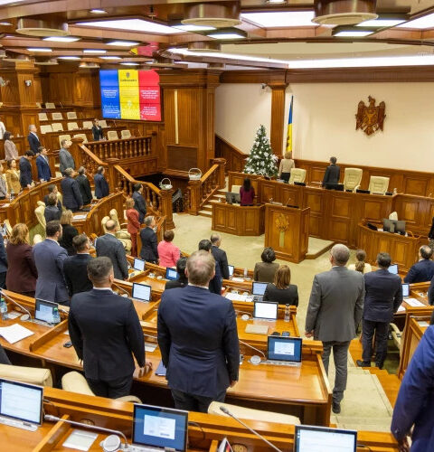 Осенняя сессия парламента завершится 31 декабря 2025 года