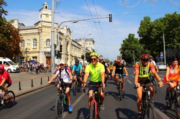 Парламент Молдовы принял закон о безопасности публичных мероприятий с классификацией по степени риска