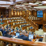 Парламент одобрил бюджет на 2026 год с дефицитом 20,9 млрд леев и увеличением доходов