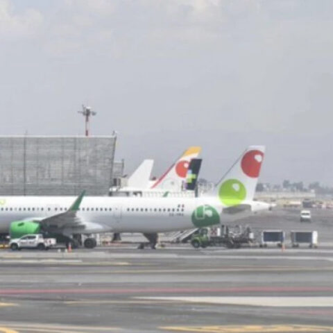 Пилот авиакомпании Magnicharters в Мексике отказался взлететь из-за долгов по зарплате