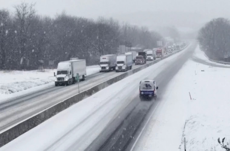 Полярный циклон вызвал рекордные морозы и снежные аварии в США