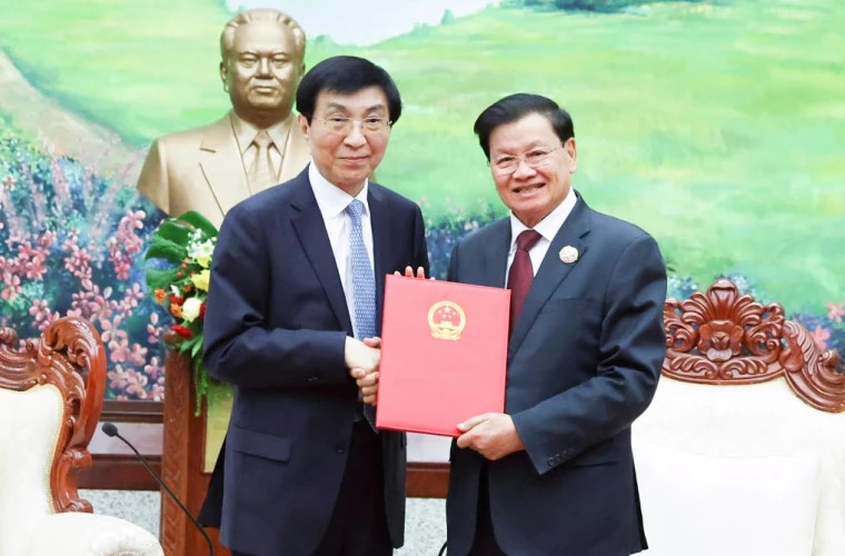 Председатель Народного политического консультативного совета Китая Ван Хунин посетил Лаос с официальным визитом