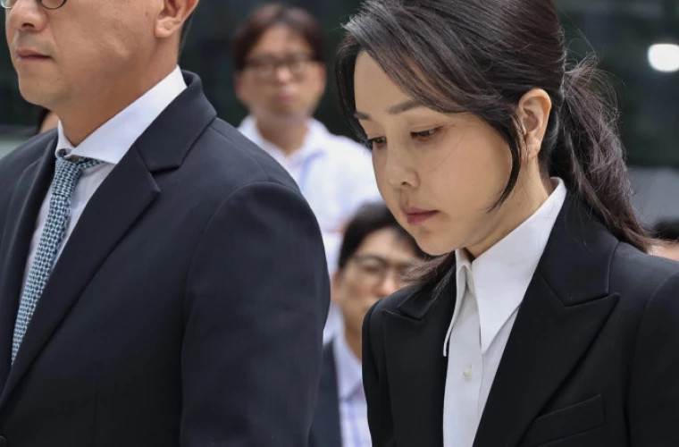 Прокуратура требует 15 лет тюрьмы для бывшей первой леди Южной Кореи Ким Кён Хи за коррупцию