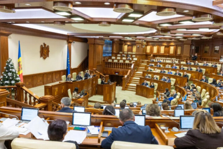 Promo-LEX: 56% принятых парламентом законопроектов ставят под сомнение прозрачность процессов