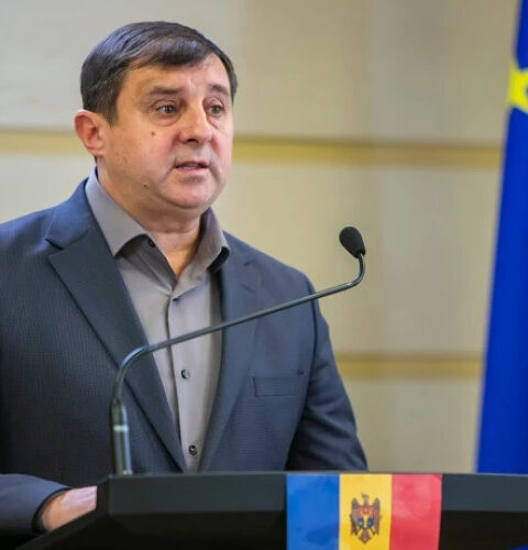 ПСРМ требует заслушивания министра образования Дана Перчуна в парламенте по ликвидации университета в Кагуле