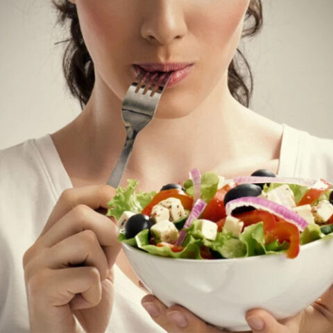 Пятиразовое питание признано оптимальным для здоровья, согласно исследованию университета Восточной Финляндии