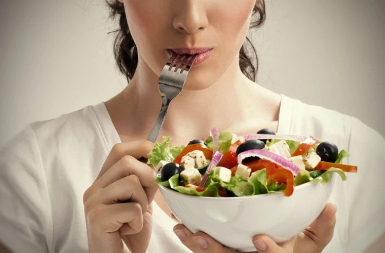 Пятиразовое питание признано оптимальным для здоровья, согласно исследованию университета Восточной Финляндии