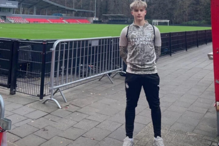 Разван Цуркан из Молдовы проходит тренировочный сбор с юношами «ПСВ» в Эйндховене