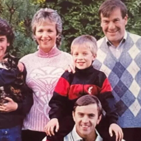 Рождественский жест британской пары стал основой дружбы с бездомным на 45 лет