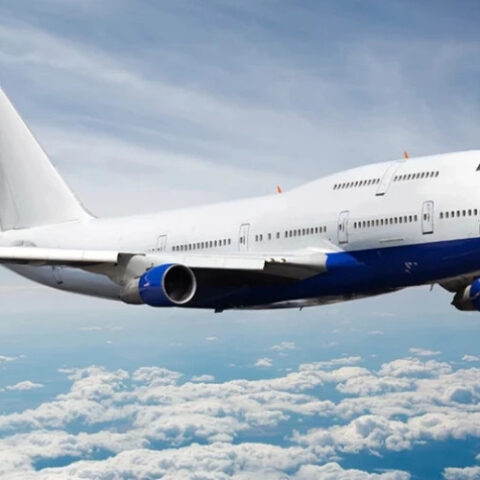 Самолет Challenge Airlines сбросил 100 тонн керосина над Льежем в Бельгии