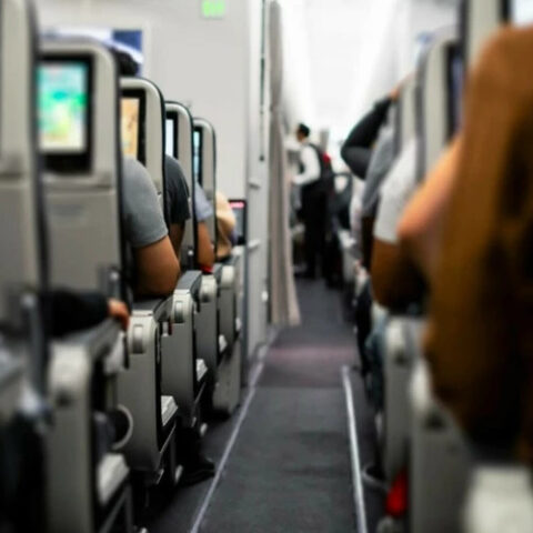 Семья подозревается в попытке скрыть смерть пассажирки на рейсе EasyJet в Малаге