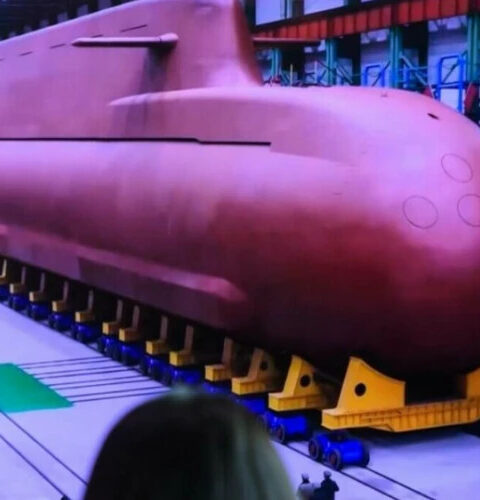 Северная Корея представила изображения своей первой атомной подводной лодки