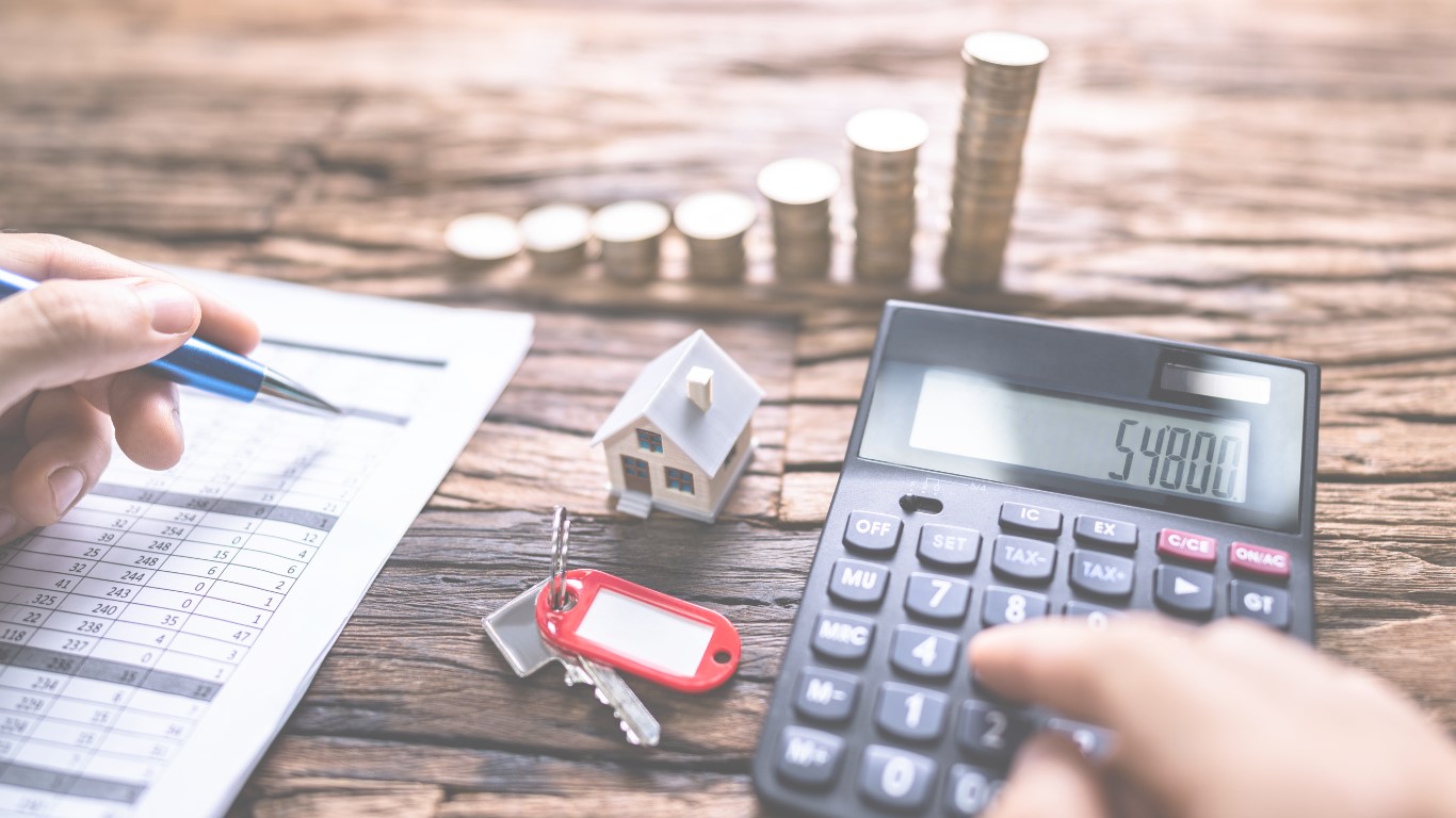 Срок уплаты поимущественного налога за 2025 год истекает 26 декабря