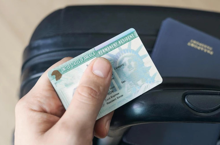 США приостановили программу грин-карт после стрельбы в Брауновском университете