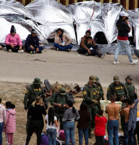 США увеличивают выплаты нелегальным мигрантам до 3 тысяч долларов за возвращение на родину