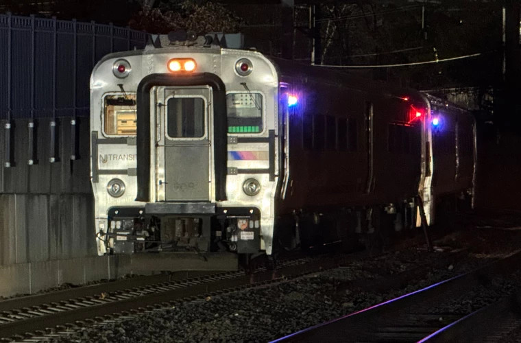 Столкновение пассажирских поездов в Нью-Джерси: 17 человек получили травмы
