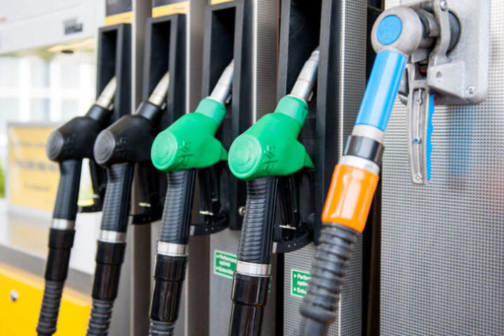 Топливо в Молдове продолжает снижаться в цене