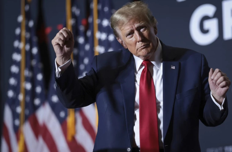 Трамп вновь станцевал на митинге в Пенсильвании, обрушившись с критикой на Байдена и ФРС