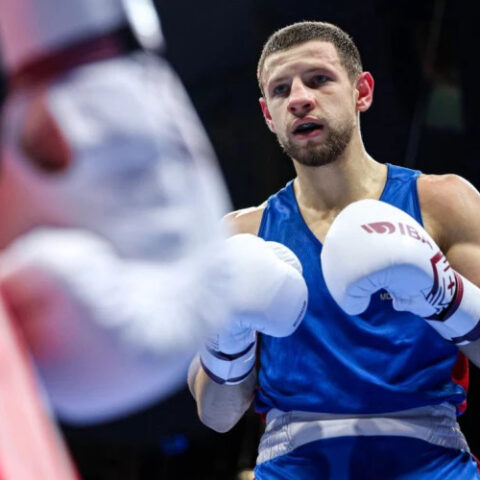 Трое молдавских боксёров выходят в четвертьфинал чемпионата мира в Дубае