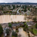 Тысячи американцев в опасности из-за прорыва дамбы на реке Грин в Вашингтоне