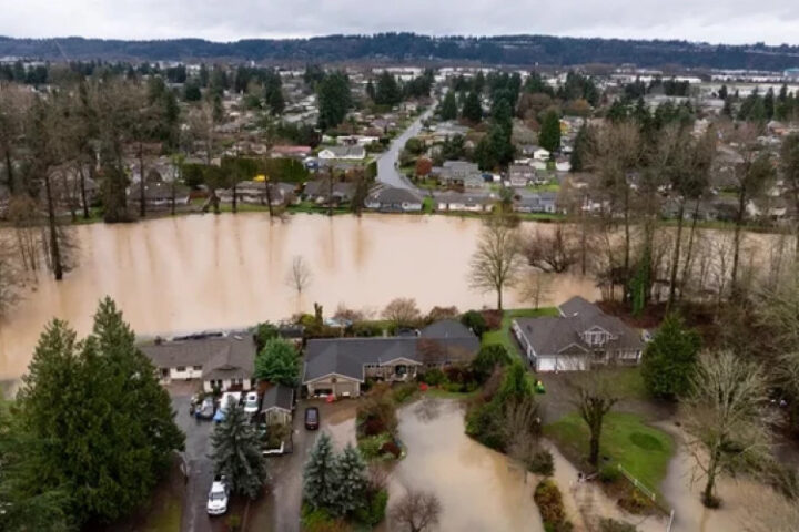 Тысячи американцев в опасности из-за прорыва дамбы на реке Грин в Вашингтоне