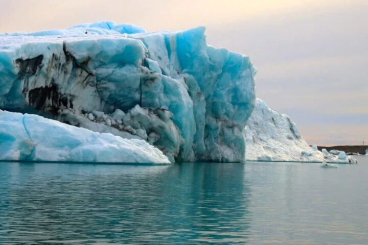 Ученые зафиксировали сотни ледниковых землетрясений в Антарктиде, большинство из них — у ледника Туэйтса