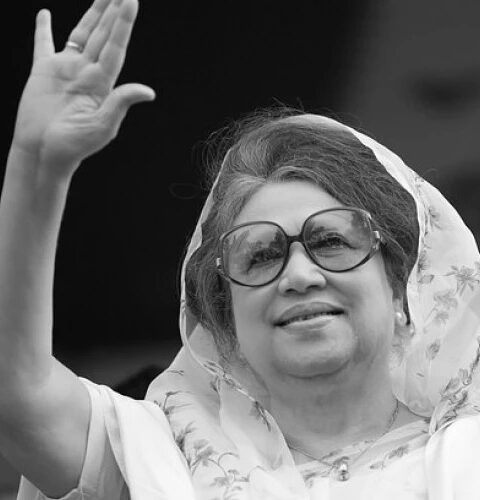 Умерла первая женщина — премьер-министр Бангладеш Халеда Зиа в возрасте 80 лет