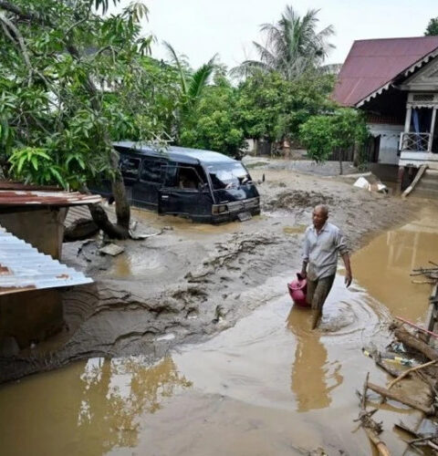 Ущерб от наводнений в Индонезии может превысить 4 миллиарда долларов