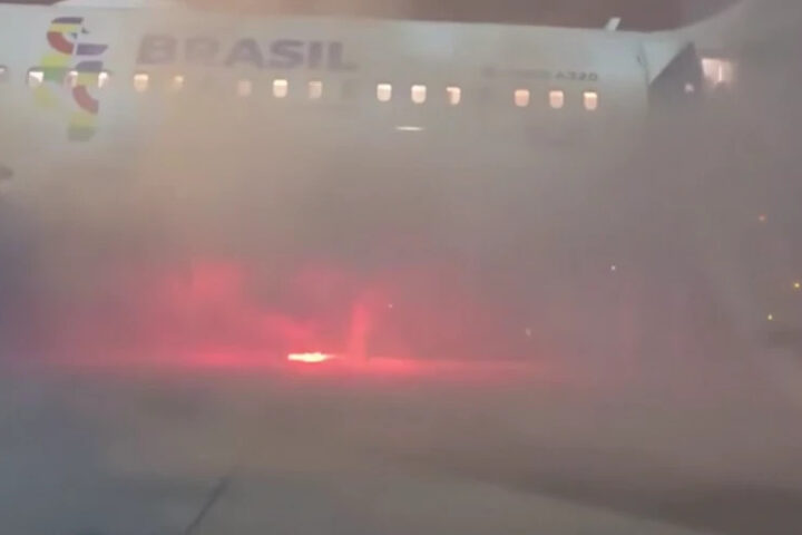 В Бразилии в аэропорту после посадки загорелся Airbus A320 с пассажирами