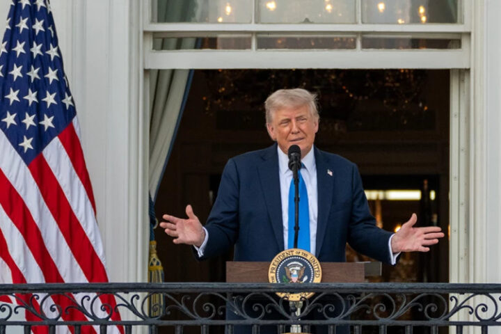 В США предлагают запретить Трампу переименовывать федеральные объекты в свою честь