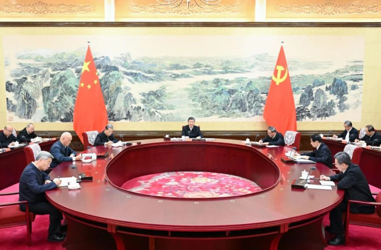 Власти Китая обсуждают укрепление самодисциплины и управление внутри Коммунистической партии