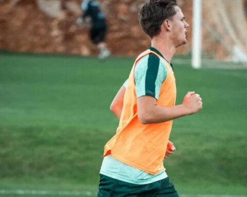 Юстин Гушан — молдавский нападающий с 11 голами в юношеском чемпионате Португалии