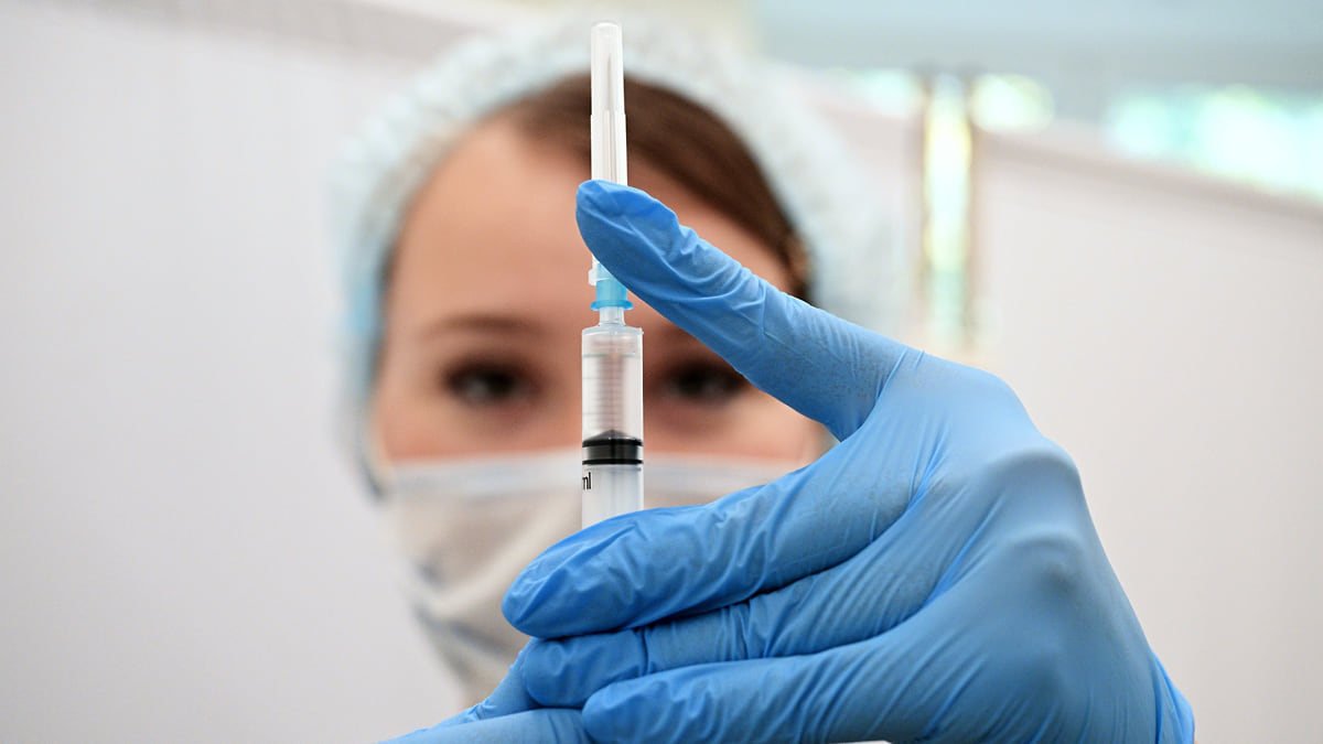 Закупки обязательных вакцин в россии обвалились почти в семь раз