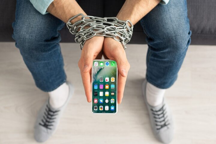 ФСБ получает право полного отключения связи для населения России