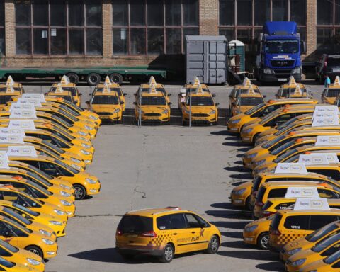 Такси в России стремительно превращается в услугу для обеспеченных